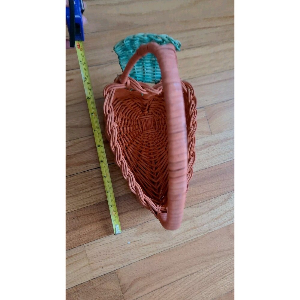 Wicker Carrot BASKET* Carrot Shape ORANGE GREEN *Vtg* MCM* Rare* Cute! - Picture 11 of 14